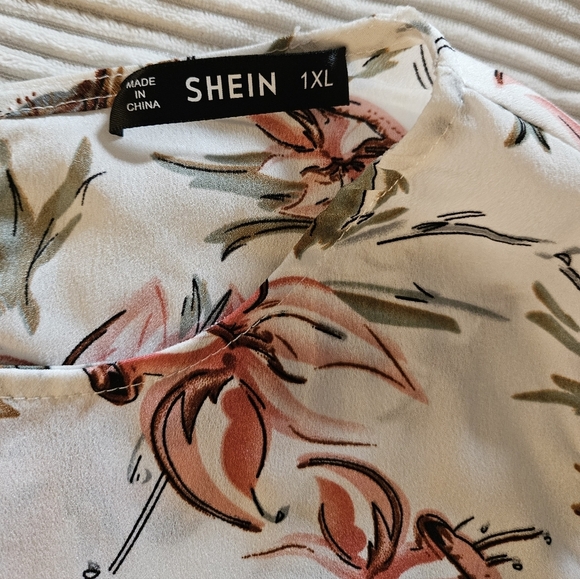 SHEIN Floral Sleeveless Top Size 1XL - Picture 2 of 6